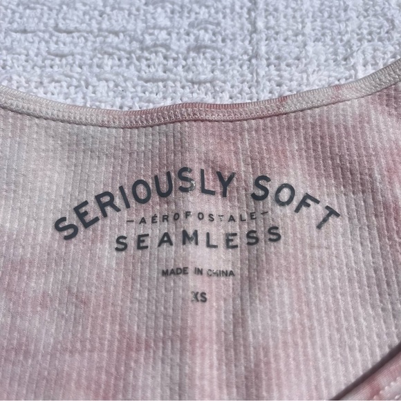 Seamless aeropostale pink v neck crop top - Picture 2 of 7